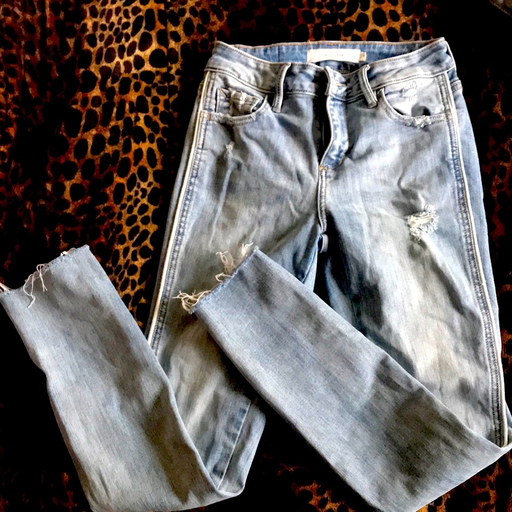 HIDDEN JEANS